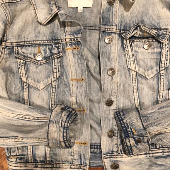 🖤 3/$30 - TALULA Jean Jacket 🖤 - Picture 3 of 6